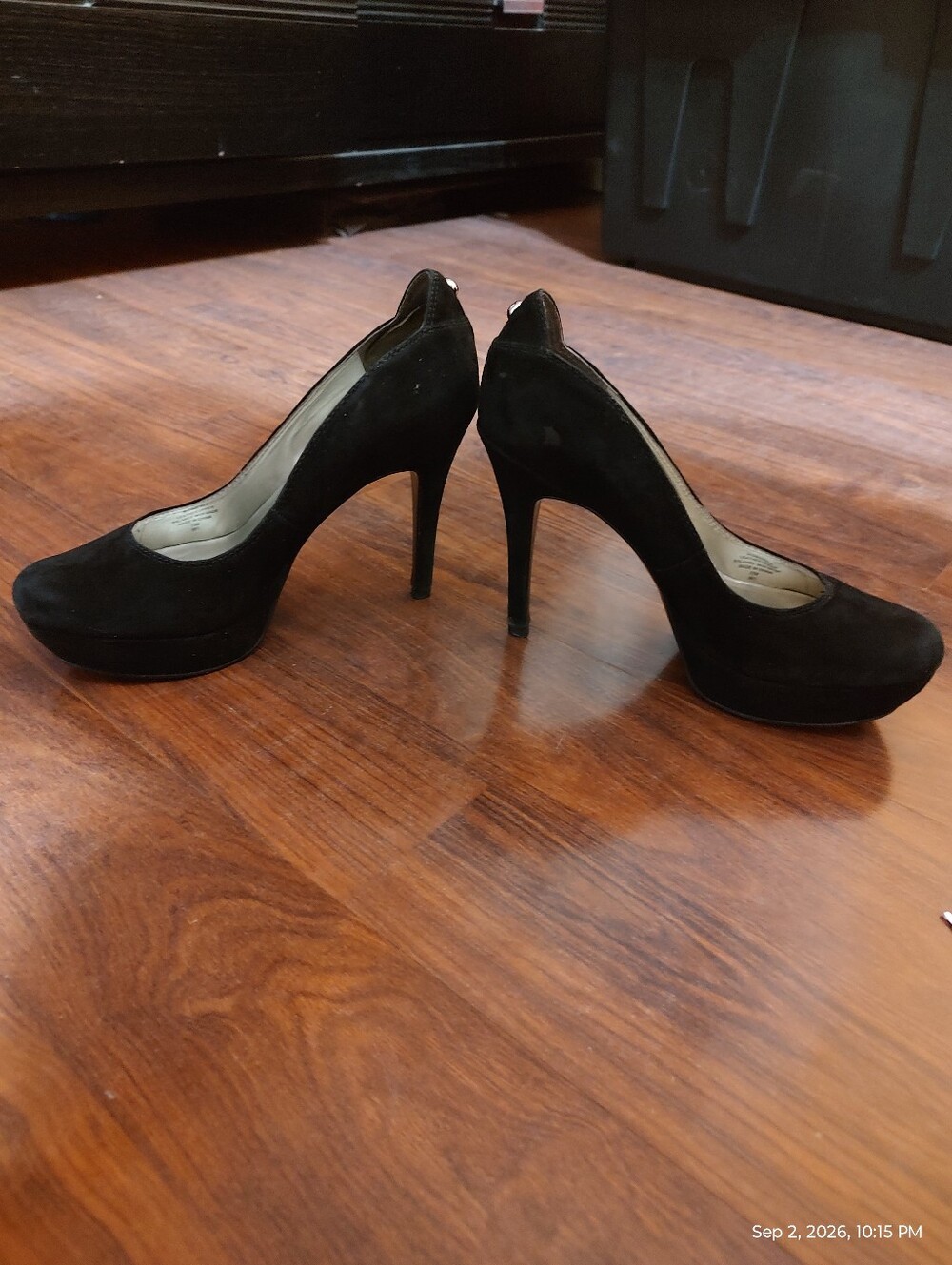 Classic Black Suede Women's Pumps - Picture 2 of 5